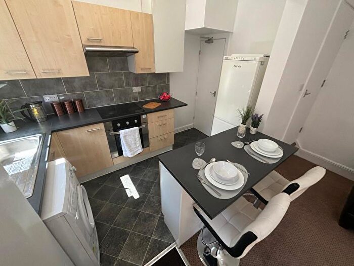 2 Bedroom Terraced House To Rent In Glebe Avenue, LS5