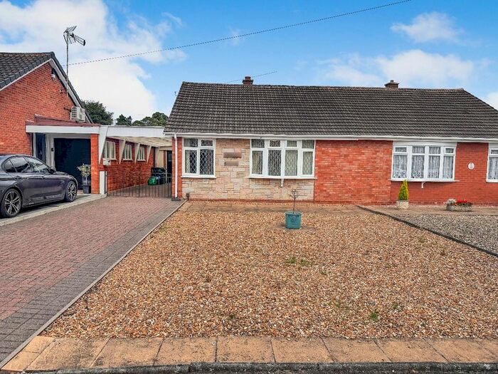 2 Bedroom Bungalow To Rent In Greencroft, Kingswinford, DY6