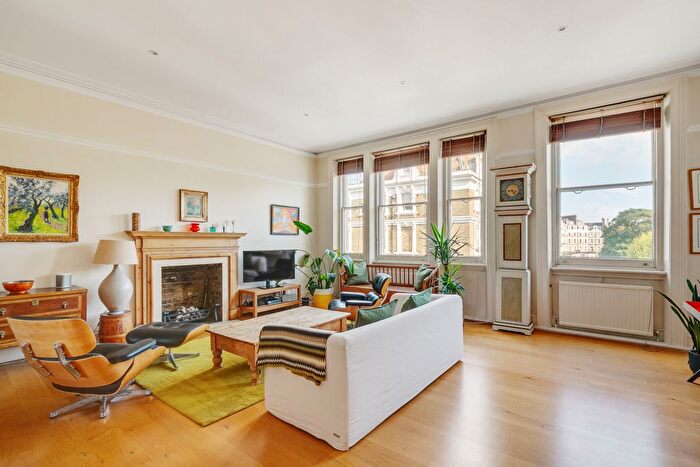 3 Bedroom Flat For Sale In Redcliffe Square, Chelsea, SW10