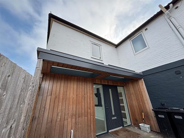 3 Bedroom Maisonette To Rent In Bath Road, Bristol, BS31