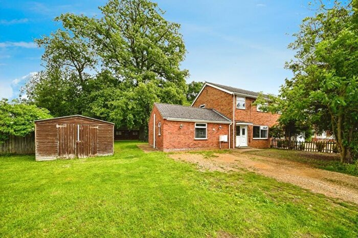 4 Bedroom Semi-Detached House For Sale In College Drive, Heacham, PE31