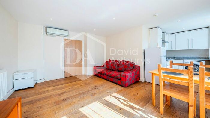 2 Bedroom Flat To Rent In High Street, London, N8