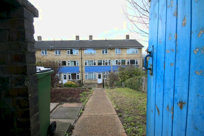 1 Bedroom Ground Flat To Rent In Bennett Grove, London, SE13