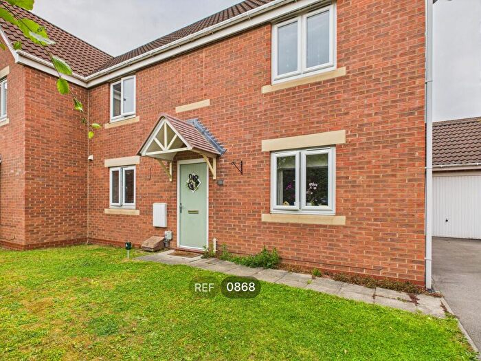 3 Bedroom Semi-Detached House To Rent In Woodheys Park, Kingswood, HU7
