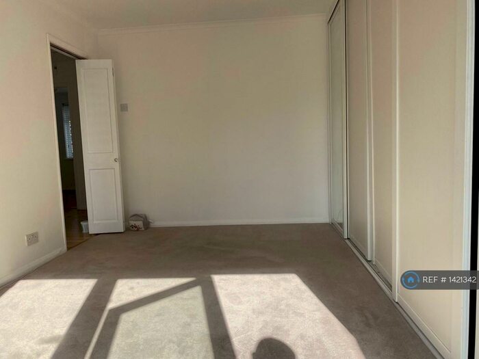 3 Bedroom Flat To Rent In Alexandra Road, London, N10