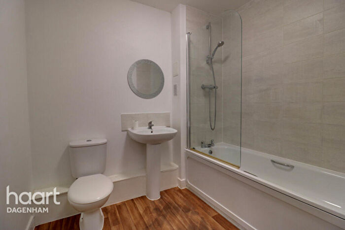 1 Bedroom Apartment For Sale In Academy Way, Dagenham, RM8