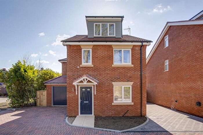 4 Bedroom Detached House To Rent In Bramley Close, High Wycombe, HP12