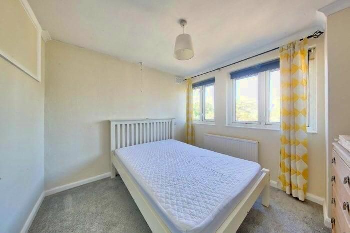 2 Bedroom Flat To Rent In Crieff Court, Teddington, TW11