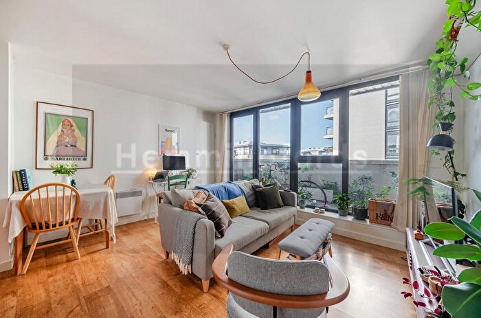 1 Bedroom Flat For Sale In Palmers Road, London, E2