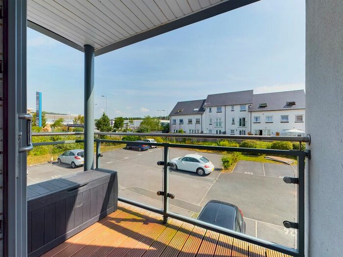 1 Bedroom Flat To Rent In Copper Quarter, Swansea, SA1