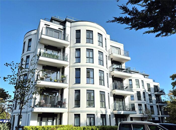 2 Bedroom Apartment For Sale In Hahnemann Road, Bournemouth, Dorset, BH2