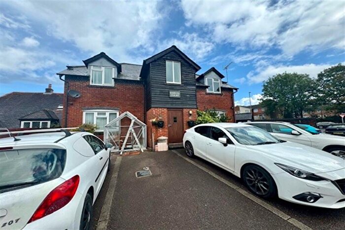 1 Bedroom Flat To Rent In Botley Road, Fair Oak, SO50