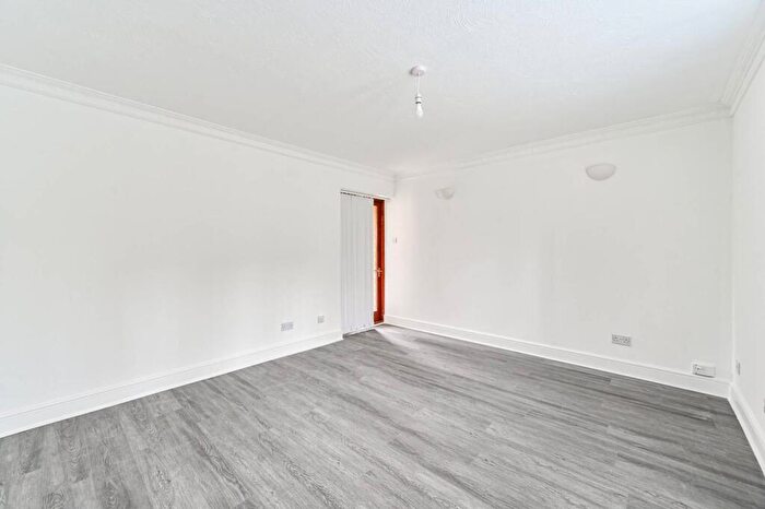 2 Bedroom Flat To Rent In Albemarle Road, Beckenham, BR3