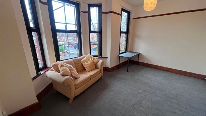 1 Bedroom Flat To Rent In Wellington Road, Fallowfield, Manchester, M14
