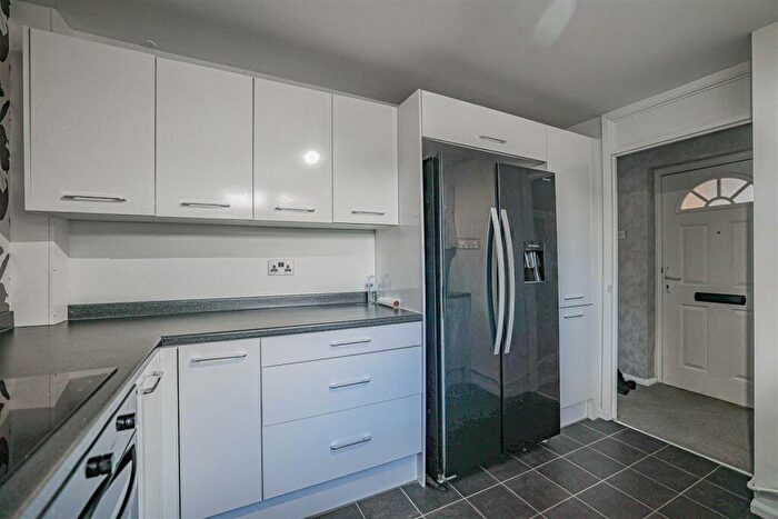 2 Bedroom Apartment To Rent In Hilldown Road, Hemel Hempstead, HP1