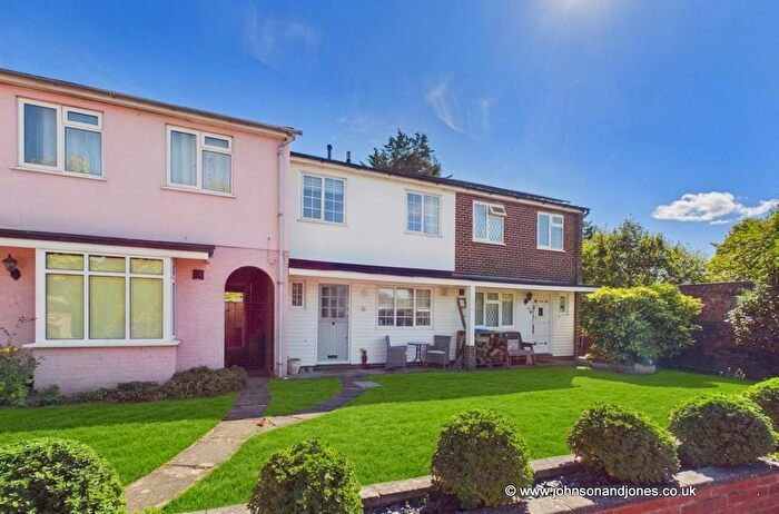 3 Bedroom Terraced House For Sale In Village Road, Thorpe, TW20