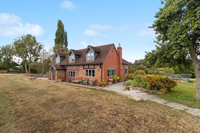 4 Bedroom Detached House For Sale In The Cottage, Willow Road, Martley, Worcestershire., WR6