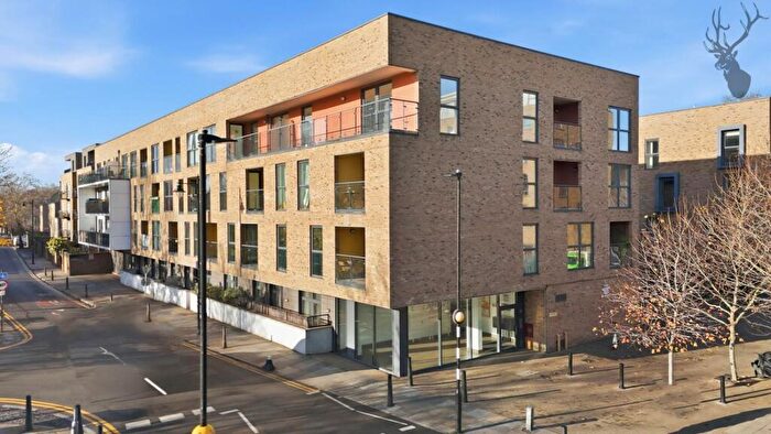 2 Bedroom Apartment For Sale In Cyan Apartments, Bow, E3