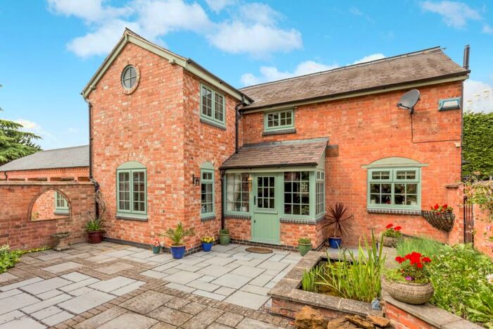 3 Bedroom Cottage To Rent In Shipston Road Stratford-upon-Avon, CV37