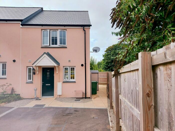 2 Bedroom End Of Terrace House To Rent In Feeding Field Close, Hayle, TR27