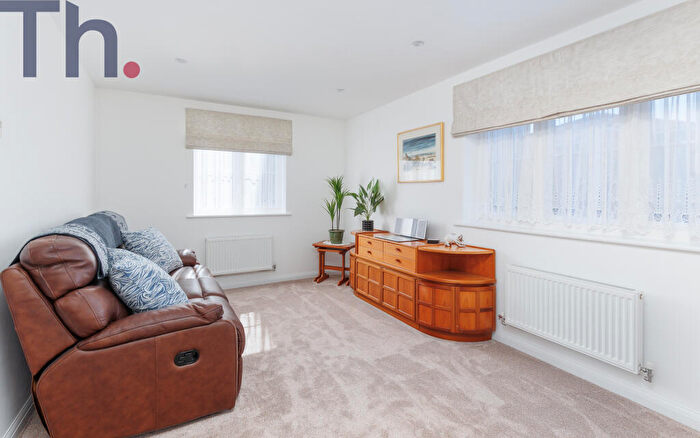1 Bedroom Flat For Sale In Newport, Isle Of Wight, PO30