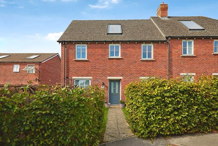 3 Bedroom Semi-Detached House For Sale In East Green, Shaftesbury, SP7