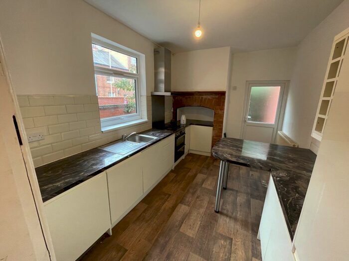4 Bedroom Terraced House To Rent In Lincoln Street, Leicester, LE2