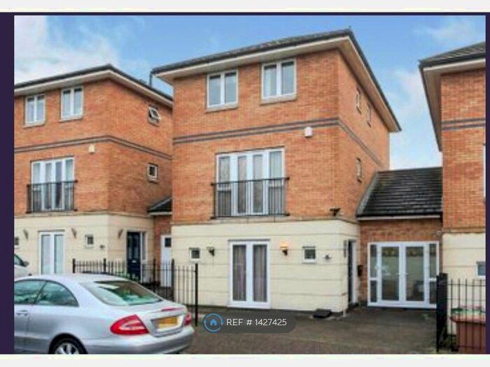 4 Bedroom Semi-Detached House To Rent In Stanton Square, Hampton Hargate, Peterborough, PE7