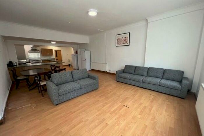 6 Bedroom Terraced House To Rent In Moy Road Cardiff, CF24