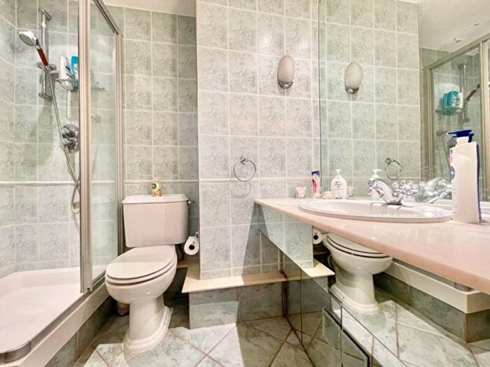 2 Bedroom Flat To Rent In Baker Street, NW1