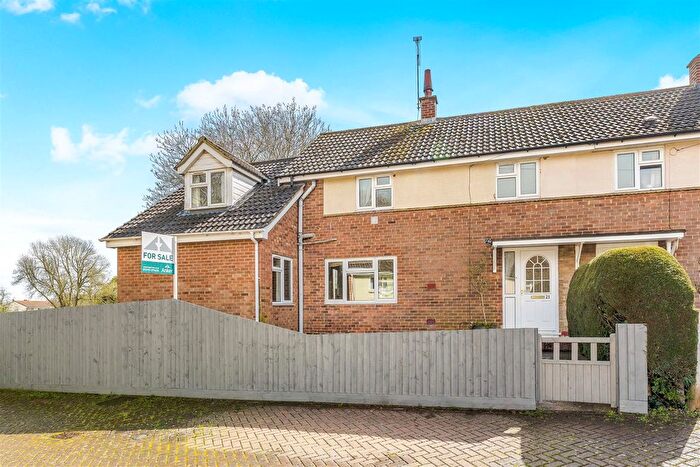 5 Bedroom Semi-detached House For Sale In Hastings Close, Banbury - Ground Floor Annexe, OX16