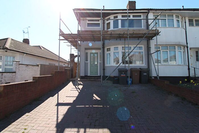 Barn Conversion To Rent In Stanford Road, Luton, LU2