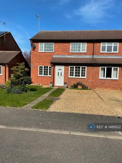 3 Bedroom Semi-Detached House To Rent In Kingfisher Close, March, PE15