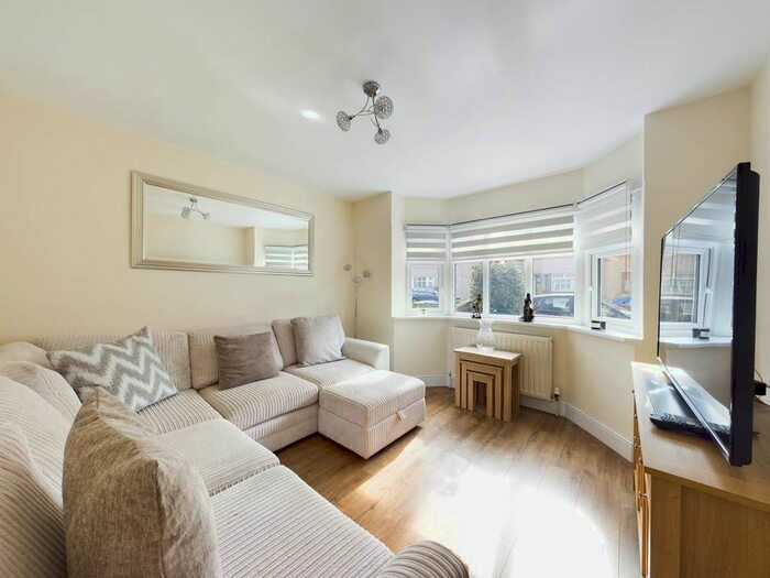 3 Bedroom Property To Rent In Parsonage Manorway, Erith, Kent, DA17