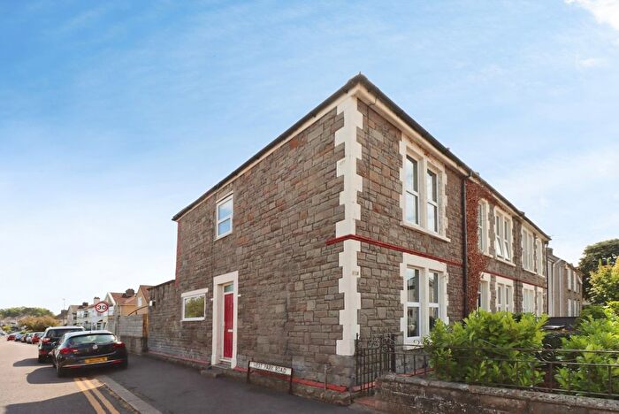 3 Bedroom End Terrace House For Sale In North Street, Downend, Bristol, BS16