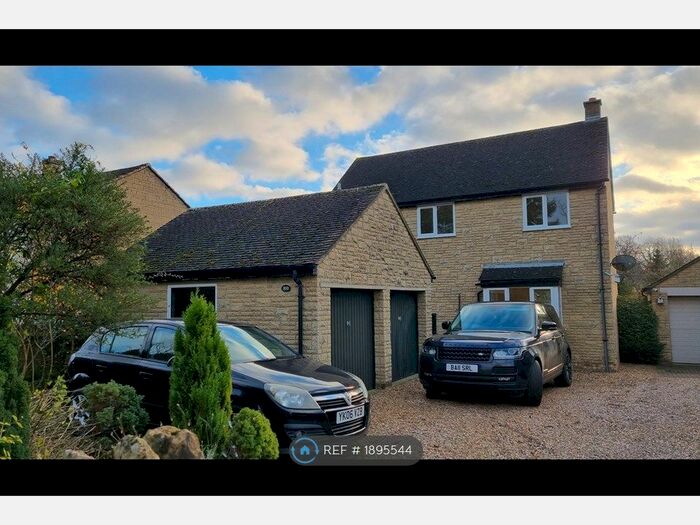 4 Bedroom Detached House To Rent In High Street, Odell, Bedford, MK43