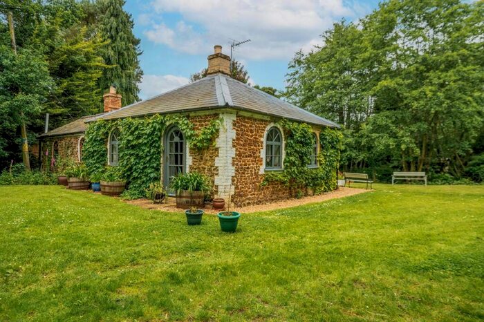 2 Bedroom Detached Bungalow For Sale In Main Road, West Bilney, PE32