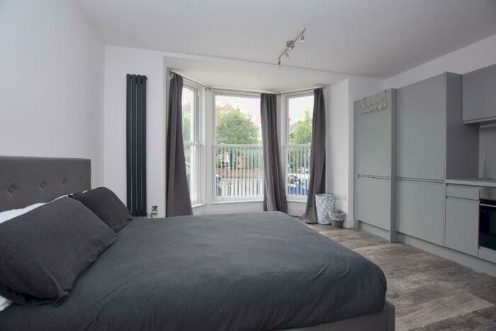 Studio To Rent In Cedar Road, Sutton, SM2