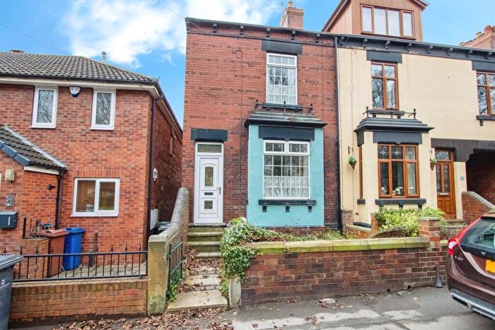 3 Bedroom End Of Terrace House For Sale In Station Road, Royston, Barnsley, S71
