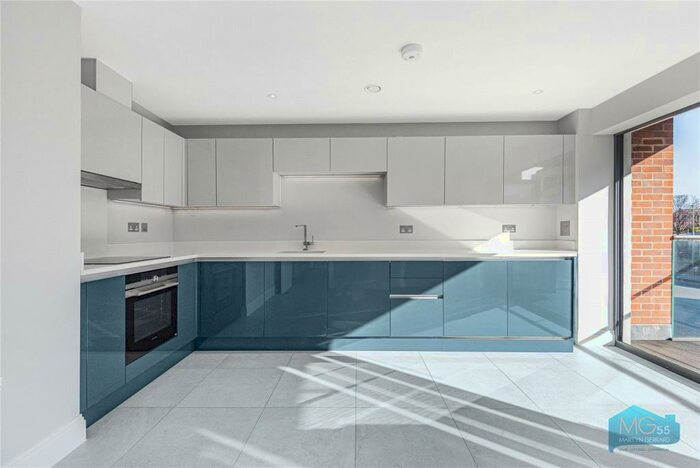 4 Bedroom Apartment To Rent In Higbey Lodge, Oakleigh Road North, Whetstone, London, N20