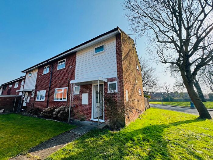 3 Bedroom End Of Terrace House To Rent In Phipps Close, Maidenhead, SL6