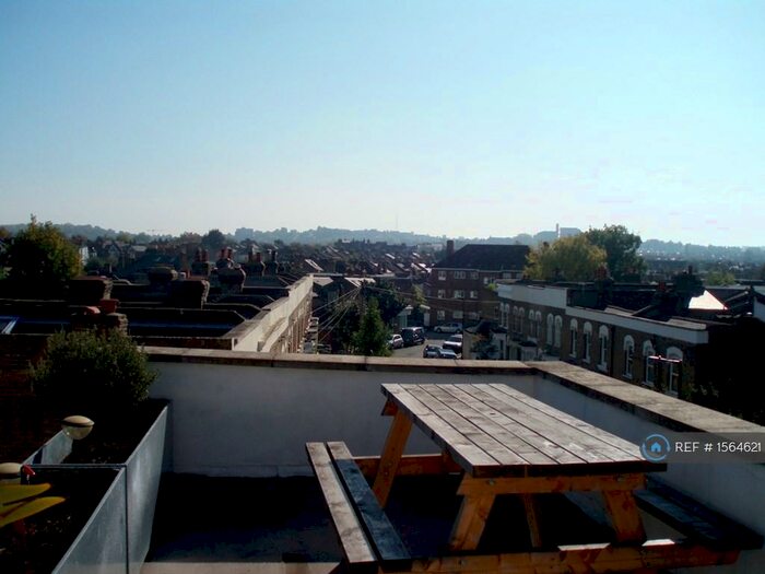 2 Bedroom Flat To Rent In East Dulwich Road, London, SE22