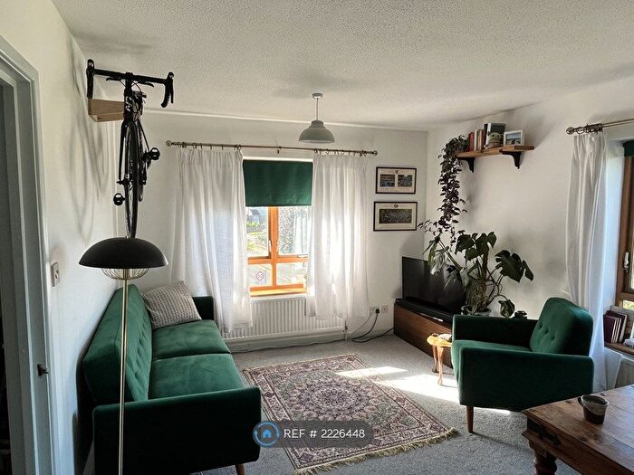 1 Bedroom Flat To Rent In Carlton Court, Chesterton, Cambridge, CB4