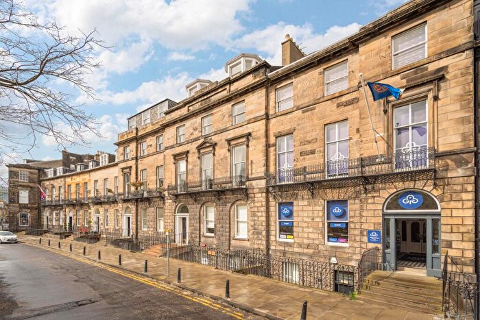 2 Bedroom Flat For Sale In F, Coates Crescent, Edinburgh, EH3