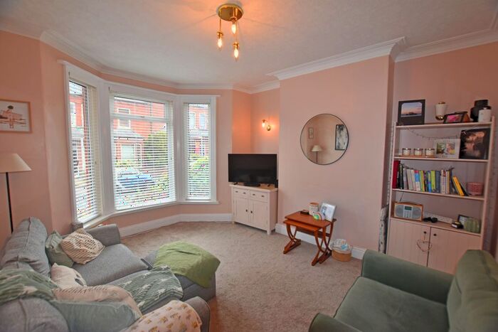 3 Bedroom Terraced House For Sale In Beechville Avenue, Scarborough, YO12