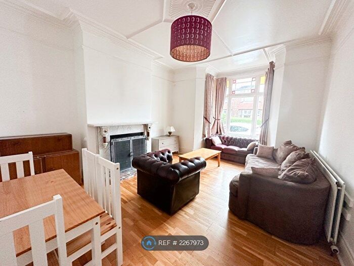 5 Bedroom Terraced House To Rent In Rosebery Crescent, Newcastle Upon Tyne, NE2