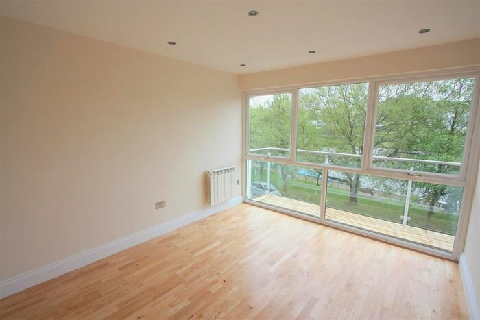 1 Bedroom Flat To Rent In Trenance Lane, Newquay, TR7