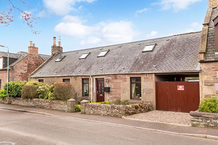 4 Bedroom Link Detached House For Sale In Middlegate, Friockheim, Arbroath, DD11