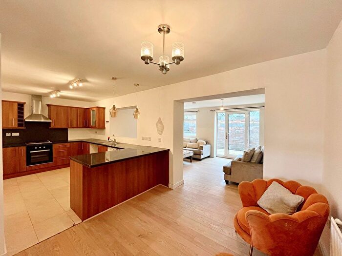 3 Bedroom Terraced House To Rent In Shakespeare Crescent, Newport, NP20