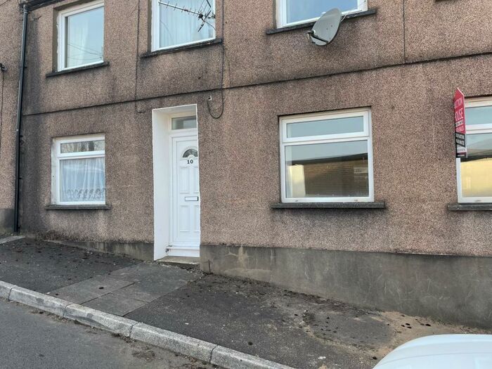 2 Bedroom Flat To Rent In High Street, Ebbw Vale, NP23